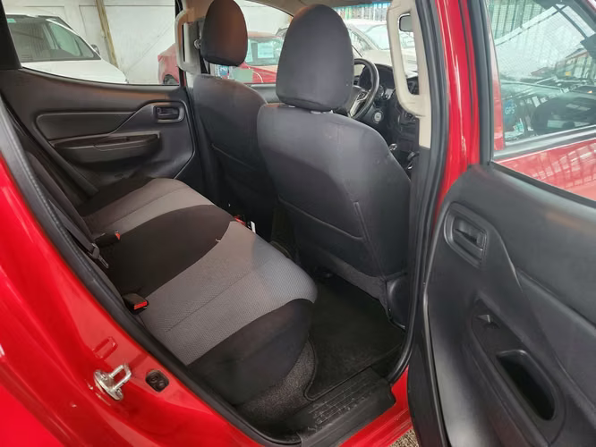 MITSUBISHI L200 CR KATANA 4x2 Diésel año 2022