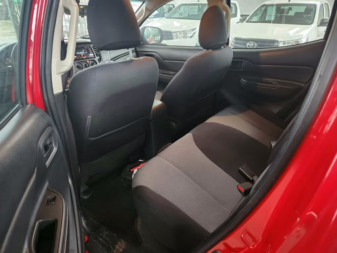MITSUBISHI L200 CR KATANA 4x2 Diésel año 2022