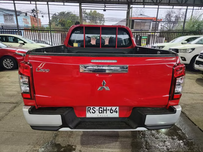 MITSUBISHI L200 CR KATANA 4x2 Diésel año 2022