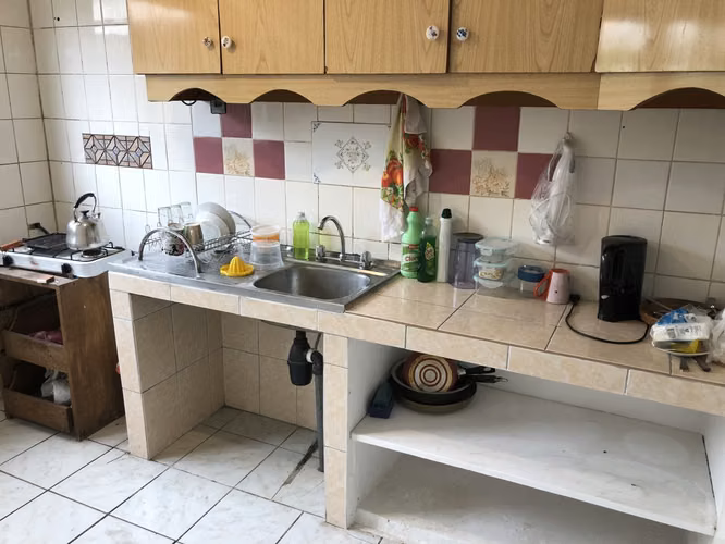 VENDE CASA 5 DORM, 2 BAÑOS A 1 CUADRA METRO C. LO MARTINEZ - EL BOSQUE - Imagen 9
