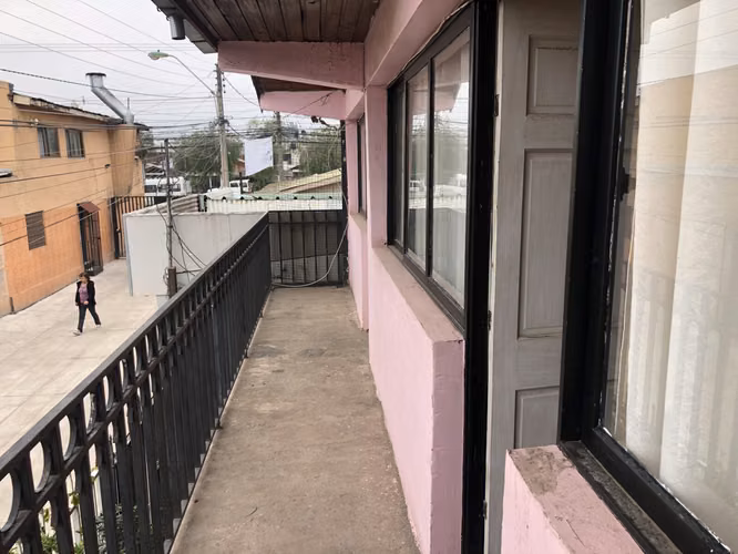 VENDE CASA 5 DORM, 2 BAÑOS A 1 CUADRA METRO C. LO MARTINEZ - EL BOSQUE - Imagen 4