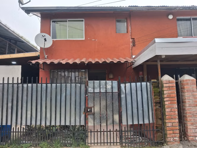 comoda y amplia casa en Faustino Gonzalez , 12 norte con 14 Orfiente - Imagen 2