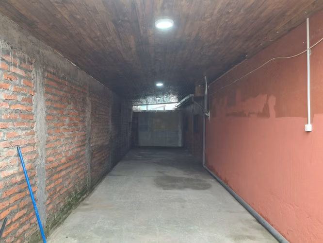 comoda y amplia casa en Faustino Gonzalez , 12 norte con 14 Orfiente - Imagen 5