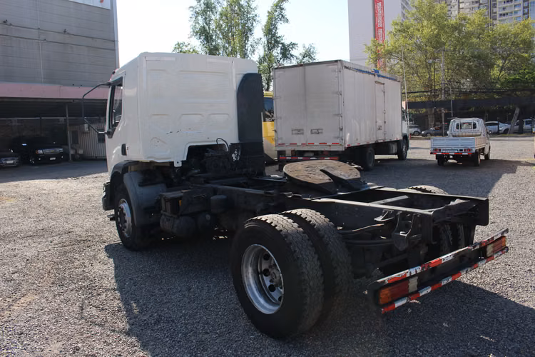 Tracto Volvo vm17 año  Hp - Imagen 5