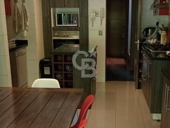 Excelente casa en sector privilegiado de Vitacura