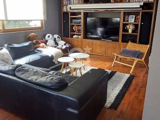 Excelente casa en sector privilegiado de Vitacura