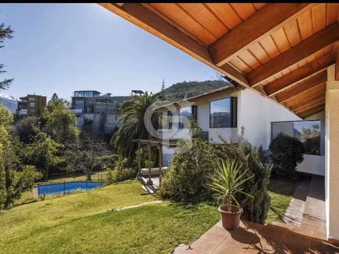 Gran Casa en Quinchamalí 7D5B+7E La Quebrada - Las Condes - Imagen 2