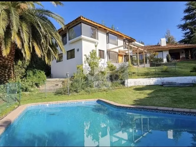 Gran Casa en Quinchamalí 7D5B+7E La Quebrada - Las Condes