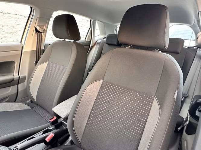 VOLKSWAGEN POLO CONFORTLINE 1,6 AUTOMATICO  2019