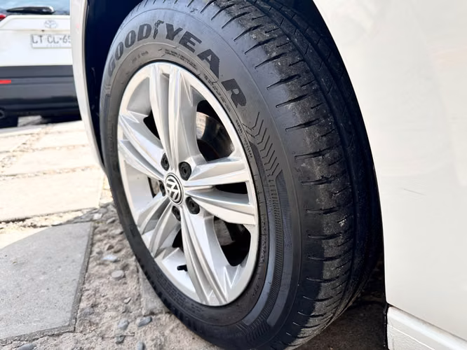 VOLKSWAGEN POLO CONFORTLINE 1,6 AUTOMATICO  2019