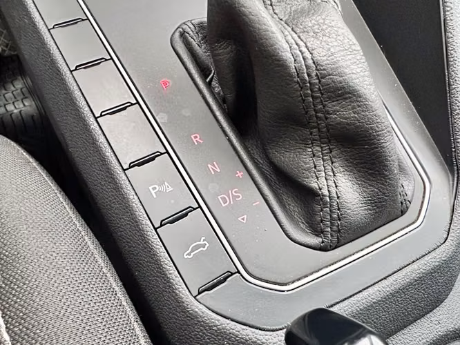 VOLKSWAGEN POLO CONFORTLINE 1,6 AUTOMATICO  2019
