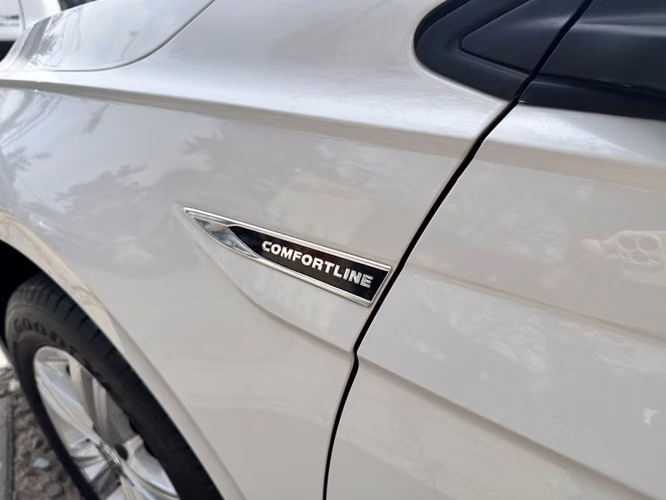 VOLKSWAGEN POLO CONFORTLINE 1,6 AUTOMATICO  2019