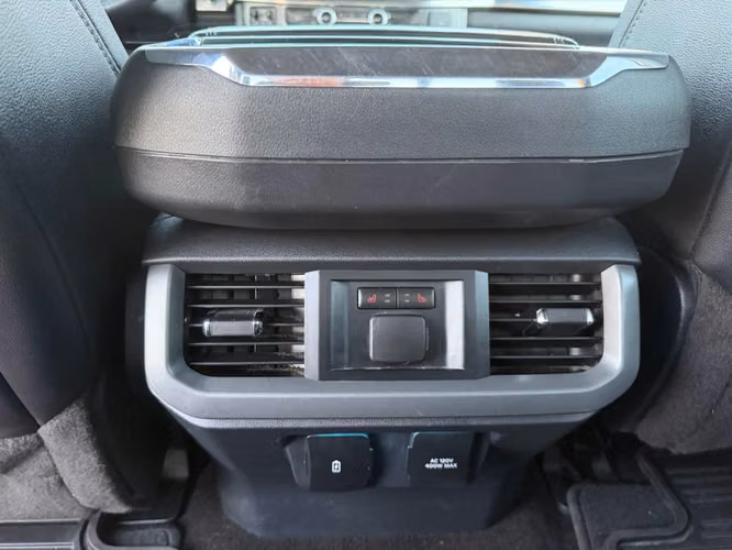 FORD F-150 LARIAT LUXURY 5.0 4X4 AT 2023 - Imagen 13