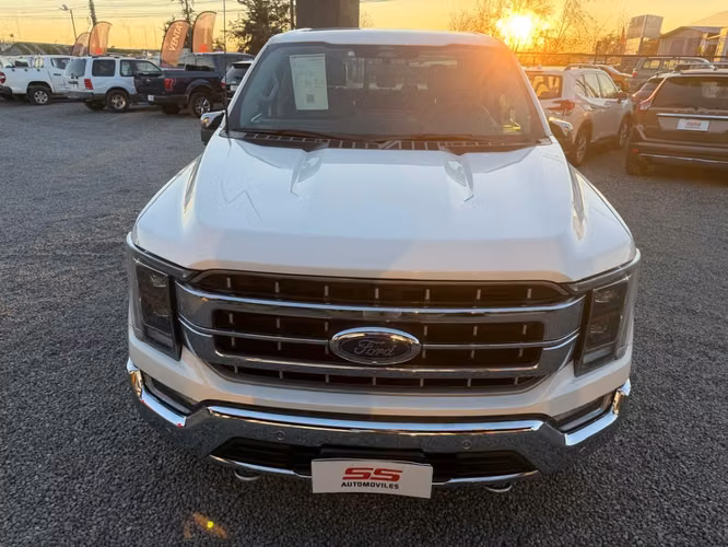 FORD F-150 LARIAT LUXURY 5.0 4X4 AT 2023 - Imagen 2