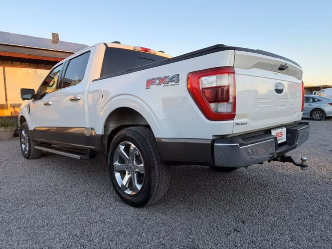 FORD F-150 LARIAT LUXURY 5.0 4X4 AT 2023 - Imagen 10