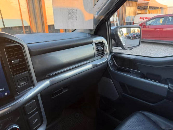FORD F-150 LARIAT LUXURY 5.0 4X4 AT 2023 - Imagen 17