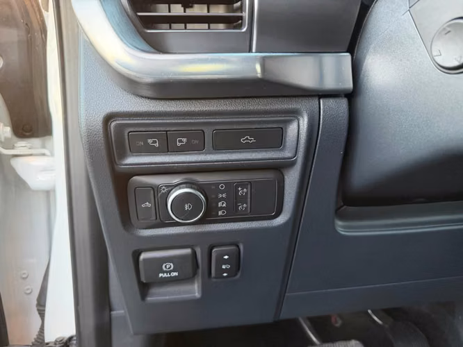 FORD F-150 LARIAT LUXURY 5.0 4X4 AT 2023 - Imagen 19