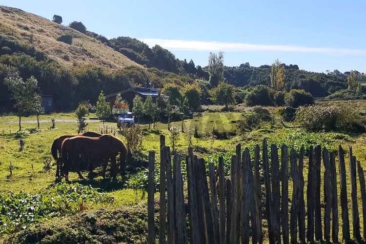 Paraíso frente al mar en quilquico, chiloé - Imagen 3