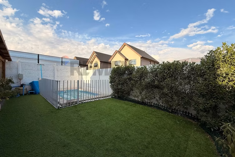 "casa familiar en chicureo norte: 3d+3b+3e+1b"