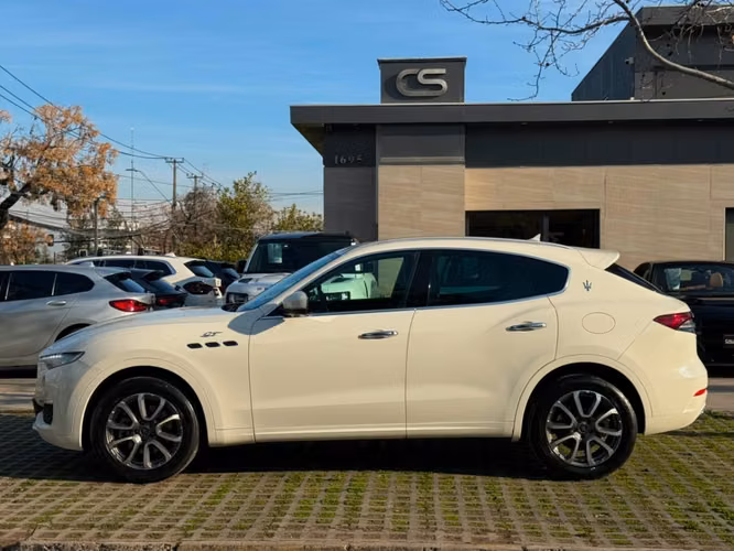 MASERATI LEVANTE GT 2.0 HYBRID 4X4 2022
