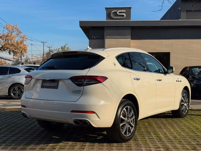 MASERATI LEVANTE GT 2.0 HYBRID 4X4 2022