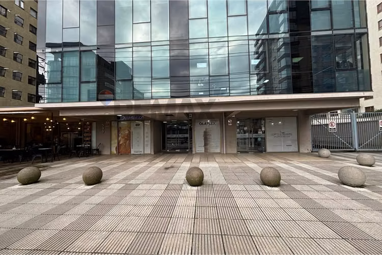 Oficina edificio cero k
