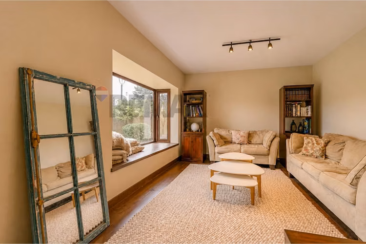“gran casa familiar con piscina, jardín y quincho” - Imagen 8