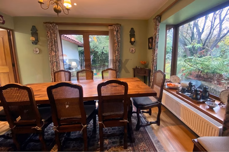 Exclusiva casa estilo chileno en lomas la dehesa