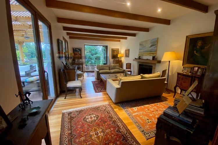 Exclusiva casa estilo chileno en lomas la dehesa
