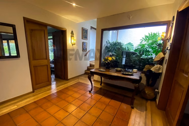 Exclusiva casa estilo chileno en lomas la dehesa