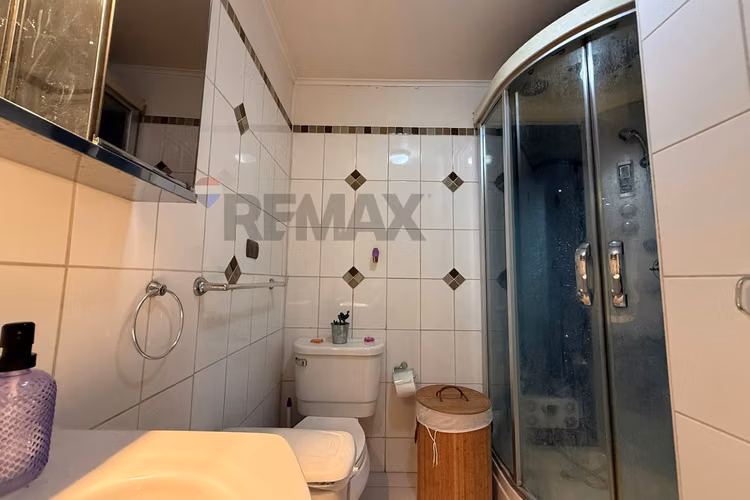 Casa de uso mixto detrás de apumanque las condes