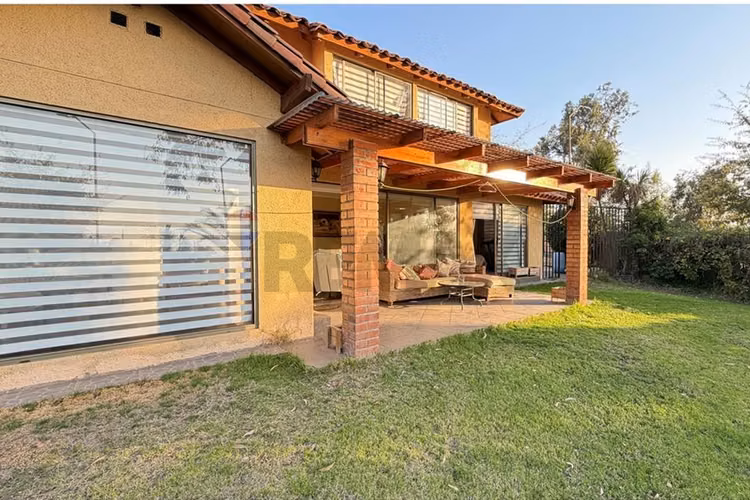 Bajó de precio! linda casa en condominio