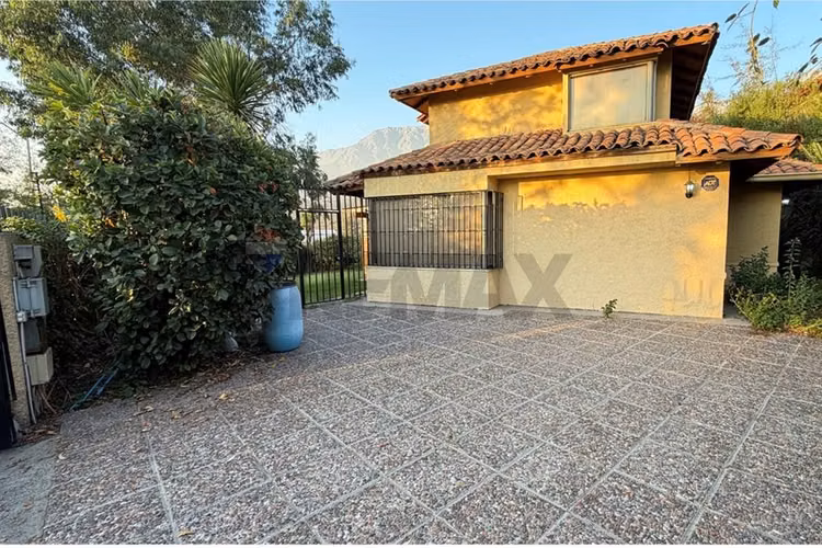 Bajó de precio! linda casa en condominio