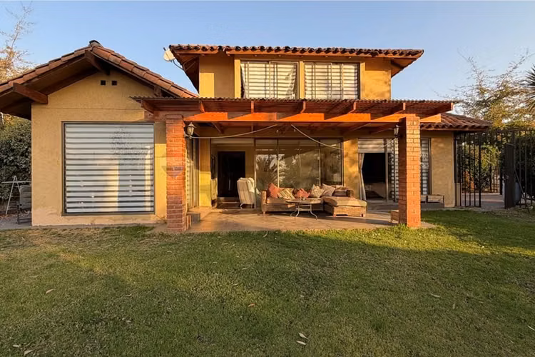 Bajó de precio! linda casa en condominio