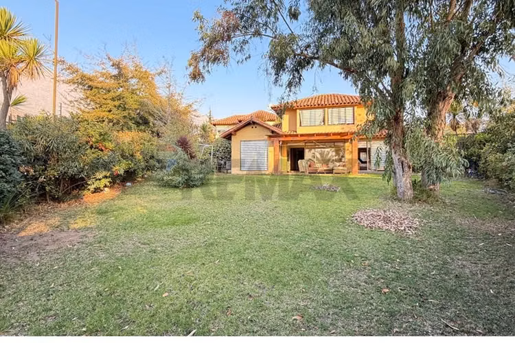 Bajó de precio! linda casa en condominio
