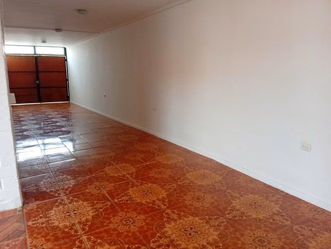 ACOGEDORA Y AMPLIA EN LAS LOMAS DEL MILAGRO