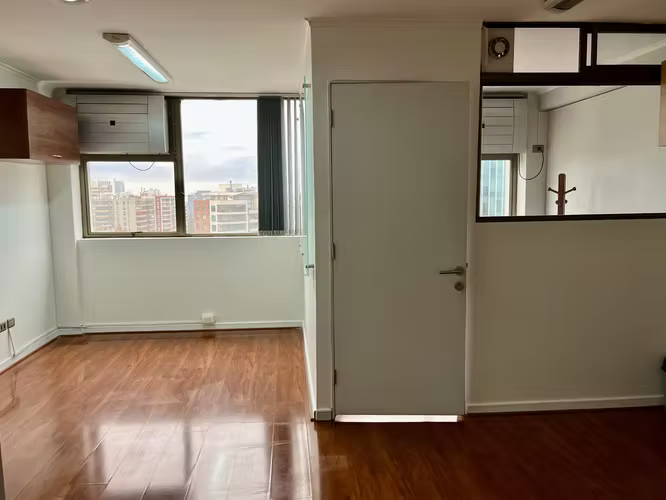 ESTUPENDA OFICINA EN ARRIENDO DE 45 M CON ESTACIONAMIENTO - Imagen 21