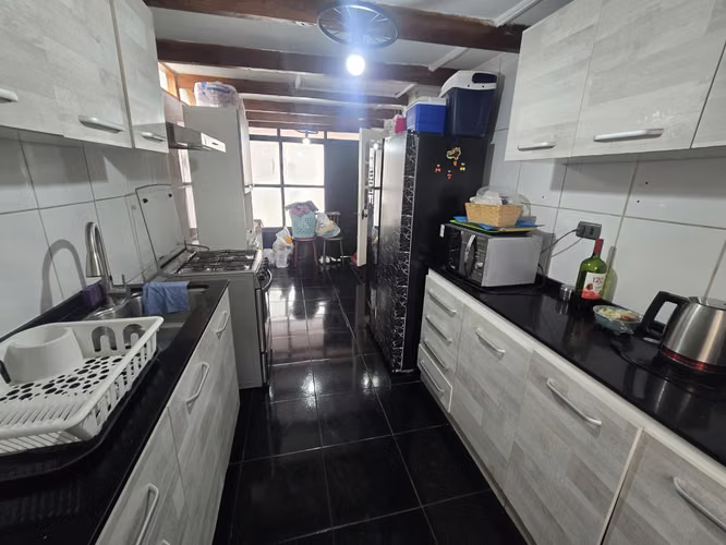 VENDO CASA EN MAIPÚ CENTRO 4H 2B 1E - Imagen 4