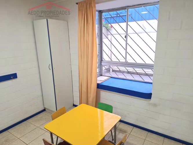 Se Vende Casa Habitacion con destino Comercial, Portal Araucarias, etapa 1, comuna de Quillota.