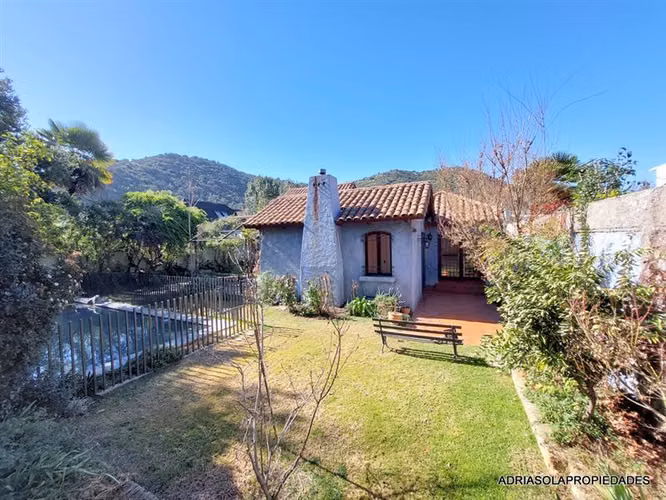 AP677 4D 3B escritorio, piscina, estar 215 en 800 de terreno