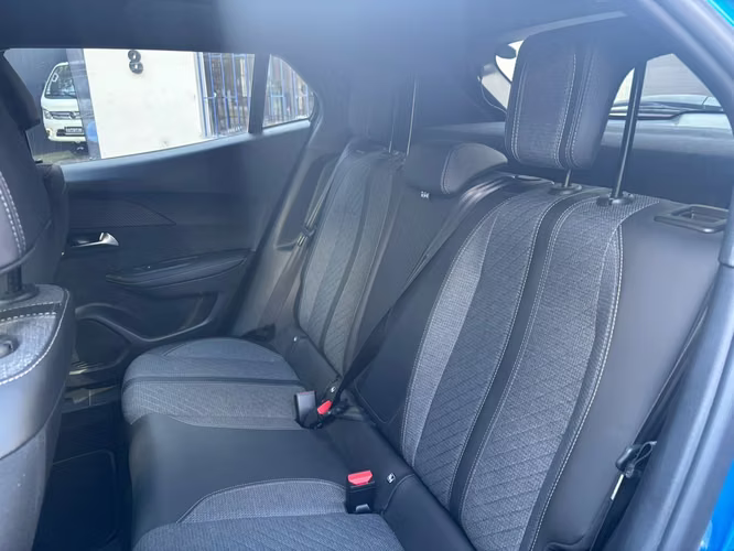 2025 Peugeot 2008 1.2 ALLURE PACK PURETECH 130HP 4X2 EAT8 5P.