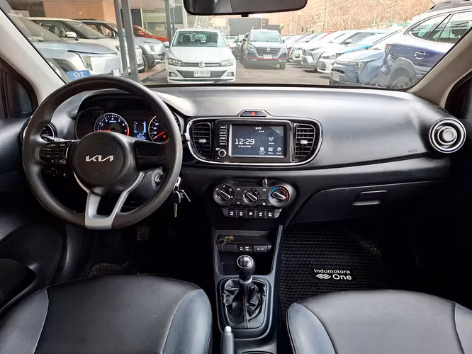 KIA SOLUTO 2025