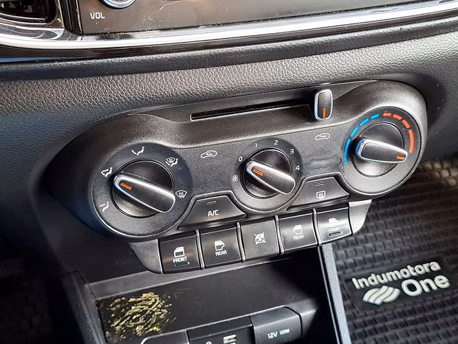 KIA SOLUTO 2025