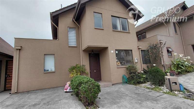 Casa en arriendo de 3D 3B en Cond San Ignacio. Padre Hurtado