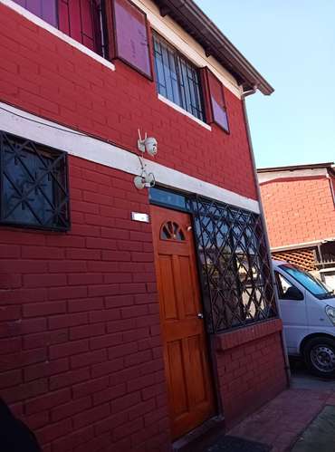 CASA 2 PISOS EN VILLA GABRIELA,  80 M2 UTILES, 86 M2 TERRENO
