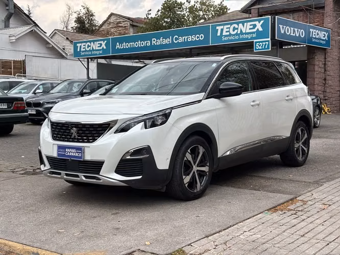 PEUGEOT 5008 2019