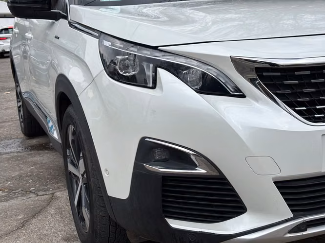 PEUGEOT 5008 2019