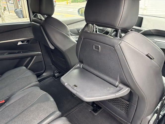 PEUGEOT 5008 2019