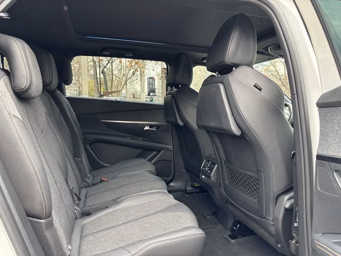 PEUGEOT 5008 2019