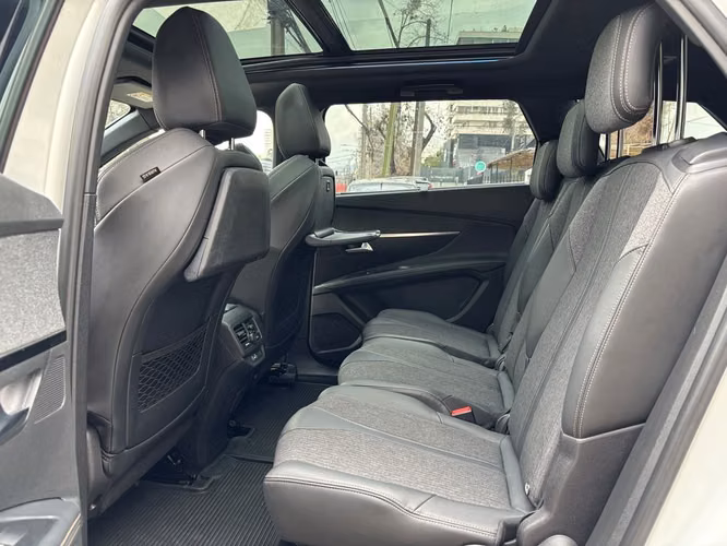 PEUGEOT 5008 2019